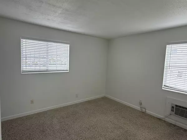 Lake Worth Beach, FL 33460,1118 N H ST 16