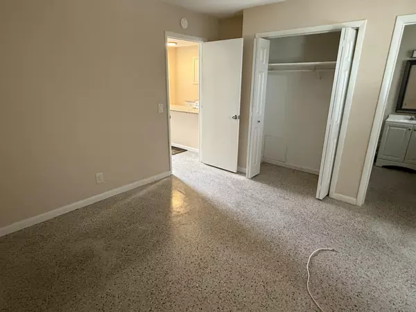 Lake Worth Beach, FL 33460,1118 N H ST 7