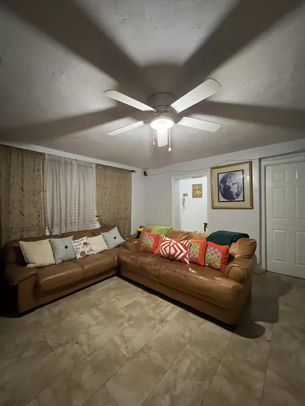 2819 Holly RD, West Palm Beach, FL 33406