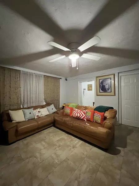 2819 Holly RD, West Palm Beach, FL 33406