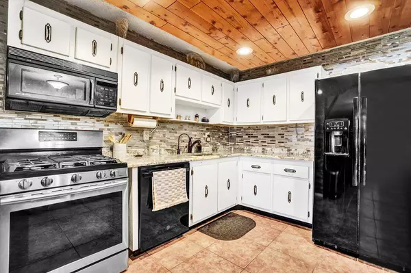 Greenacres, FL 33463,4387 Appian WAY