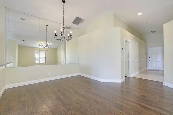 Port Saint Lucie, FL 34983,832 NW Greenwich CT