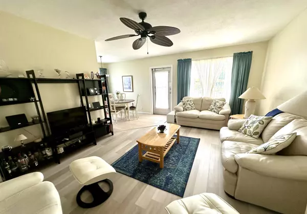 West Palm Beach, FL 33417,160 Coventry G