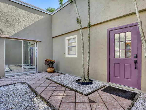 Royal Palm Beach, FL 33411,10404 Carmen LN