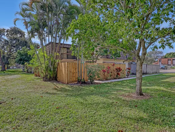 West Palm Beach, FL 33406,4095 Palm Bay CIR B