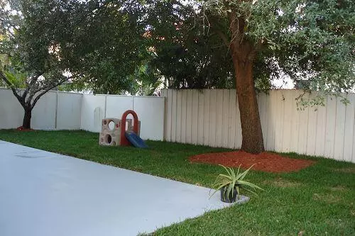 Pembroke Pines, FL 33028,191 NW 152nd LN