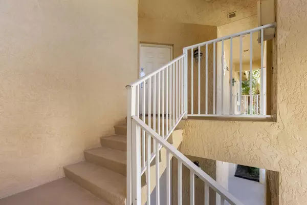 Port Saint Lucie, FL 34986,8255 Mulligan CIR 3422