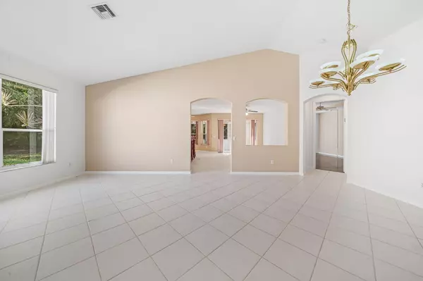 Boynton Beach, FL 33472,6677 Southport DR