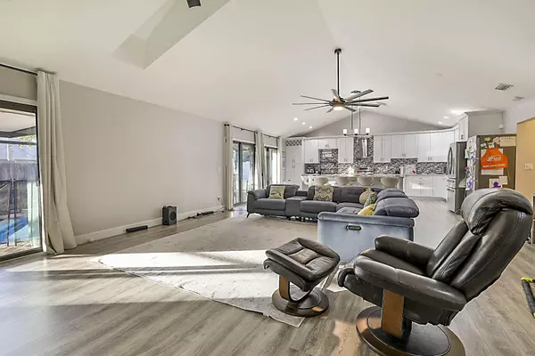 Royal Palm Beach, FL 33411,126 Santander CT