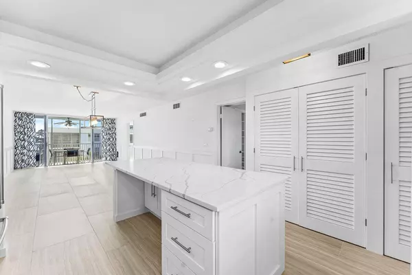 Boynton Beach, FL 33435,2004 S Federal HWY D403