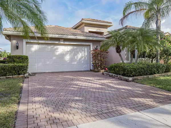 Vero Beach, FL 32962,2082 SW Grey Falcon CIR