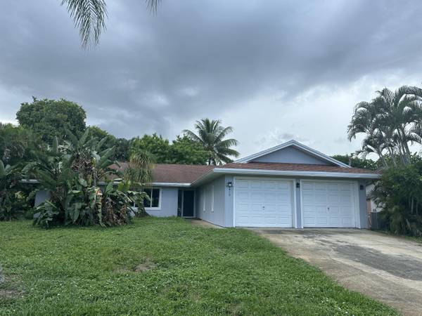 8812 SE Sandridge AVE, Hobe Sound, FL 33455