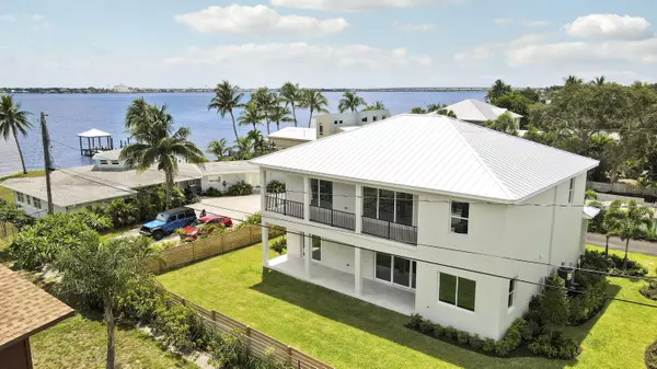 Jensen Beach, FL 34957,1013 NE Orange AVE