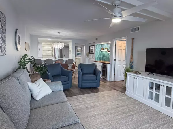 Jensen Beach, FL 34957,10200 S Ocean DR 706