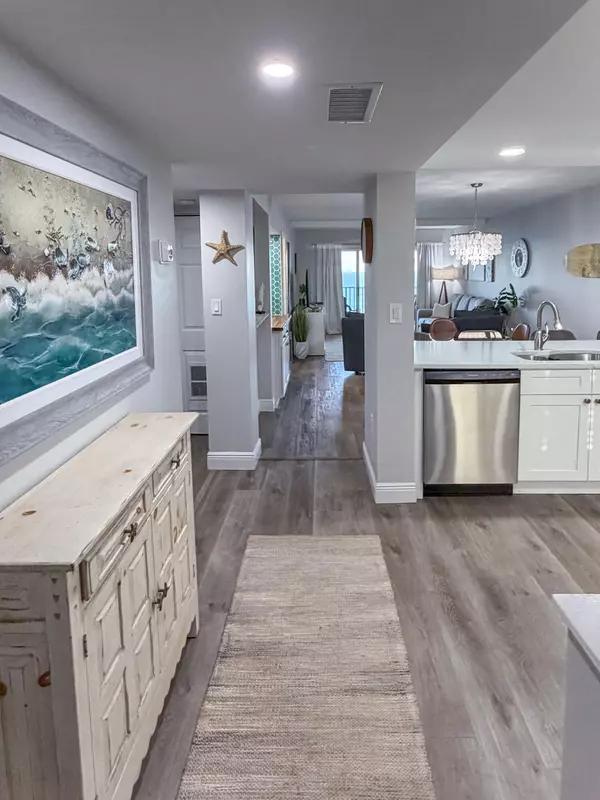 Jensen Beach, FL 34957,10200 S Ocean DR 706