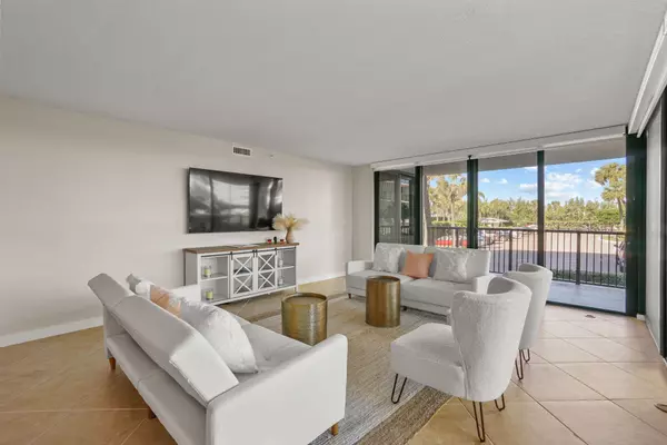 Palm Beach, FL 33480,3440 S Ocean BLVD 105s