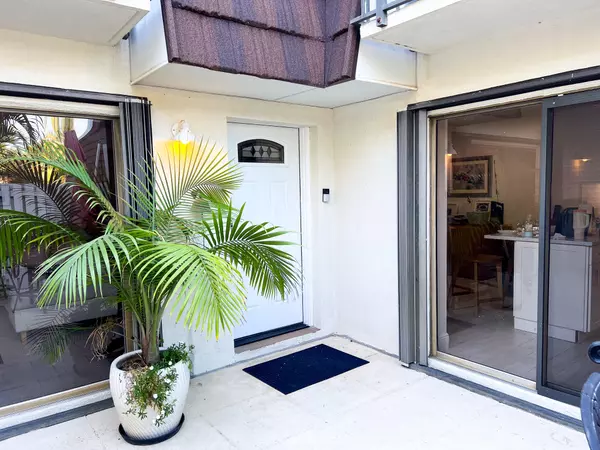 Stuart, FL 34997,5927 SE Riverboat DR 604