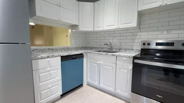 Royal Palm Beach, FL 33411,12009 Poinciana BLVD 202