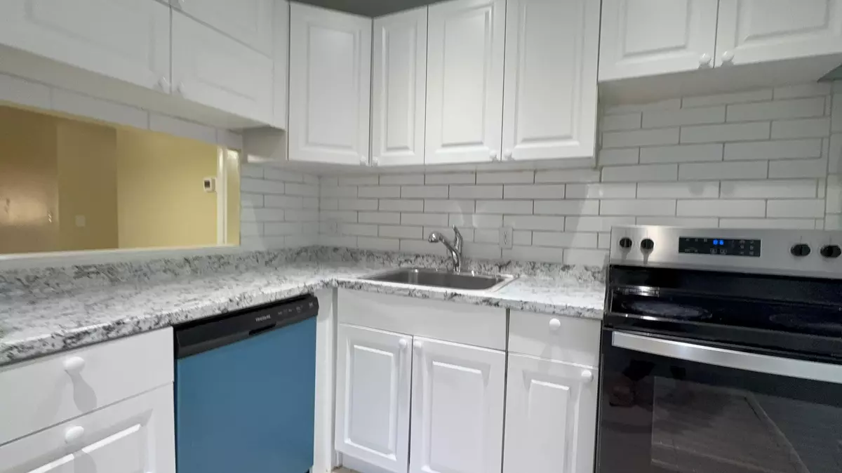 Royal Palm Beach, FL 33411,12009 Poinciana BLVD 202