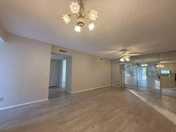 Royal Palm Beach, FL 33411,12009 Poinciana BLVD 204