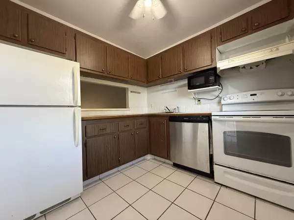 12009 Poinciana BLVD 204, Royal Palm Beach, FL 33411