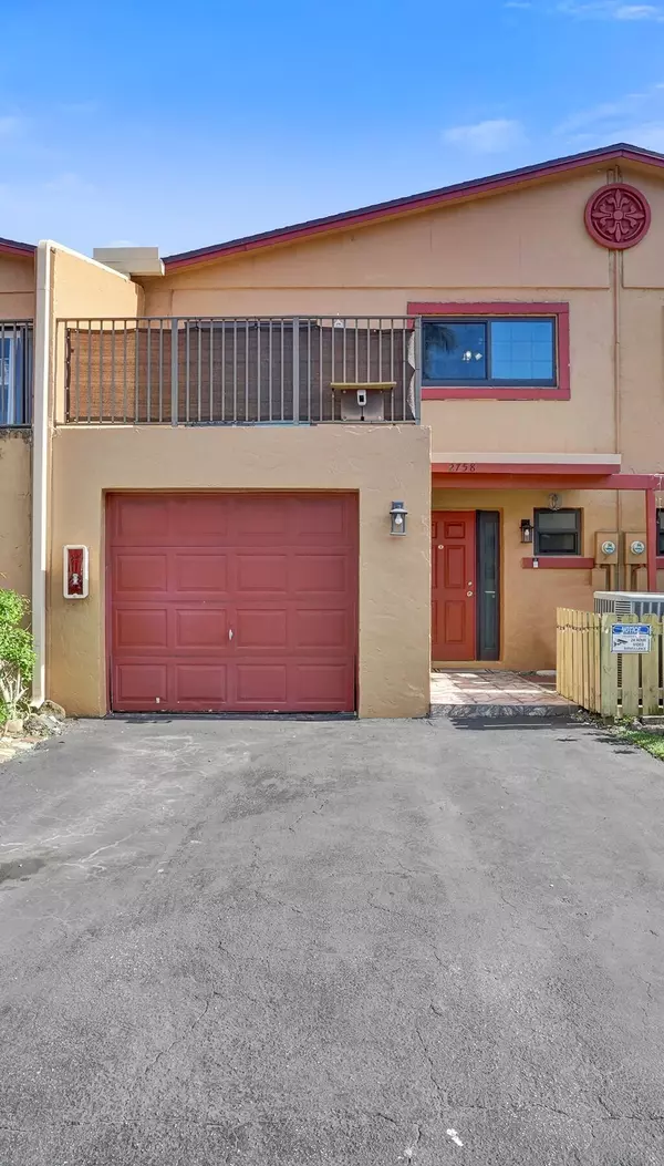 2758 NW 80th AVE, Sunrise, FL 33322