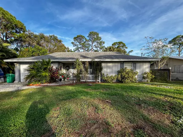 Fort Pierce, FL 34982,5106 Palm DR