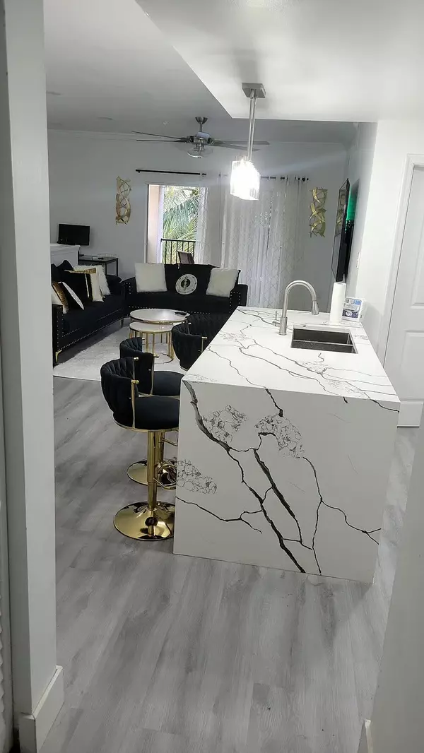 Coral Springs, FL 33067,5840 W Sample RD 302