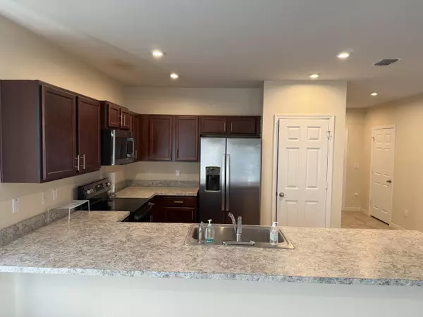 3334 Franklin Square LN 104, Fort Pierce, FL 34982