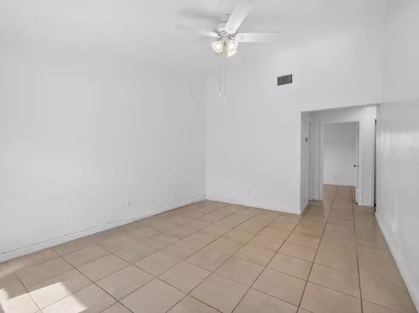 West Palm Beach, FL 33415,2548 Ida WAY 3a