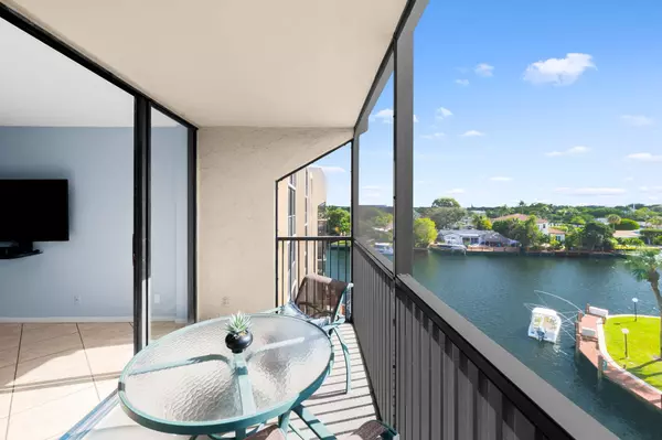 15 Royal Palm WAY 505, Boca Raton, FL 33432