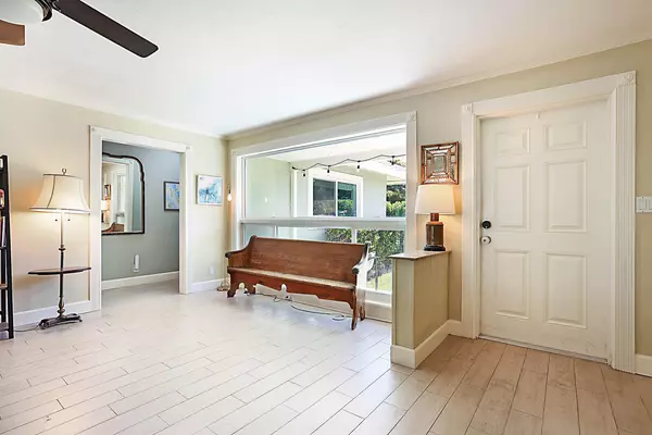 Boca Raton, FL 33486,711 NW 7th DR