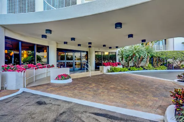 Singer Island, FL 33404,3000 N Ocean DR 31-A