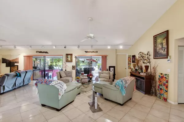 Boynton Beach, FL 33437,9303 Sun Pointe DR