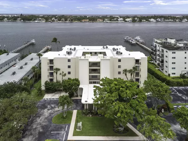 1202 S Lake DR 105, Lantana, FL 33462