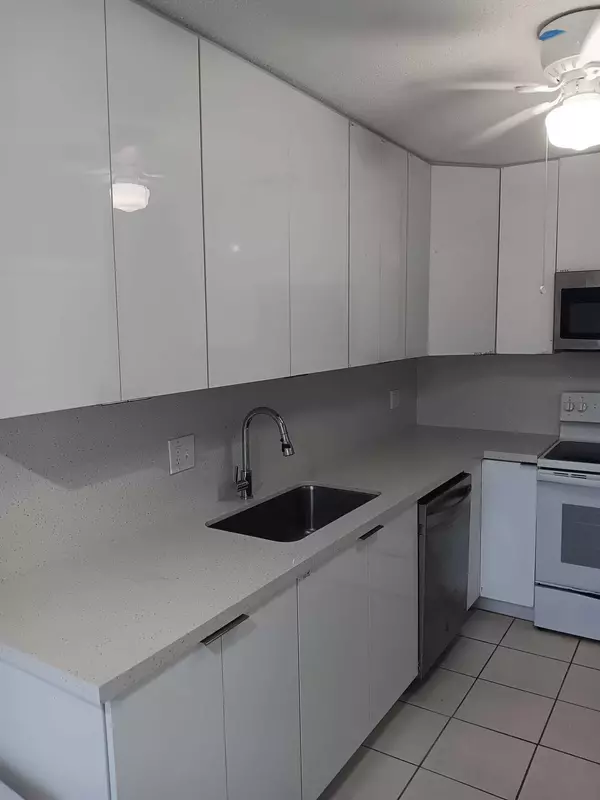 Boca Raton, FL 33433,20886 Vinesta CIR 313