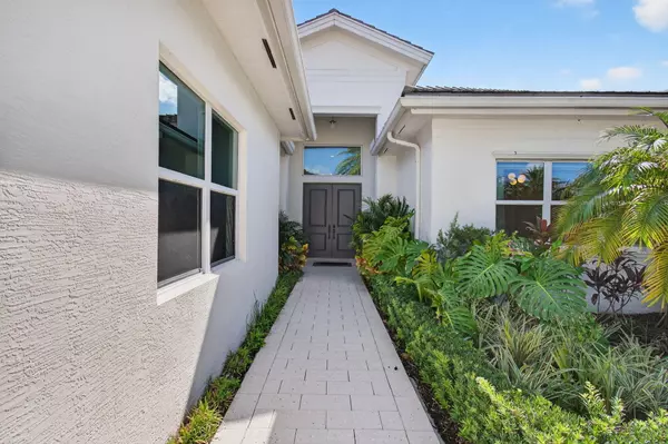 Boca Raton, FL 33498,19886 Meadowside LN