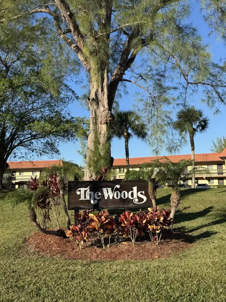 21890 Lake Forest CIR 102, Boca Raton, FL 33433