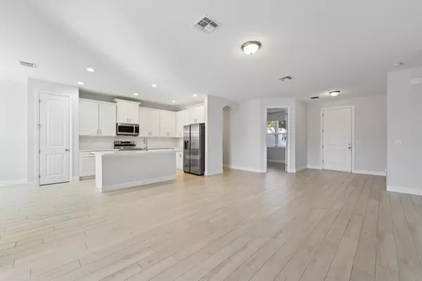 Port Saint Lucie, FL 34953,476 SW Crawfish DR