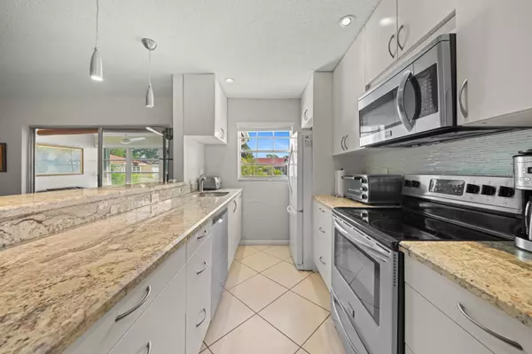 Delray Beach, FL 33445,4875 NW 3rd CT C