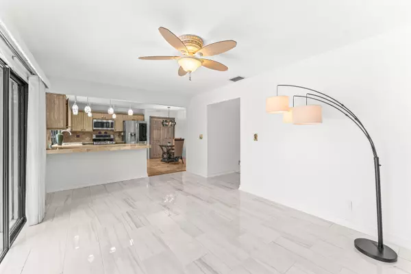 Palm Beach Gardens, FL 33410,1075 Raintree LN