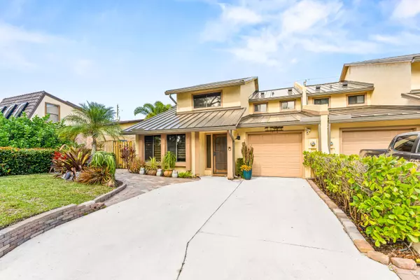 Palm Beach Gardens, FL 33410,1075 Raintree LN