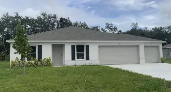 1561 SW Escobar LN, Port Saint Lucie, FL 34953
