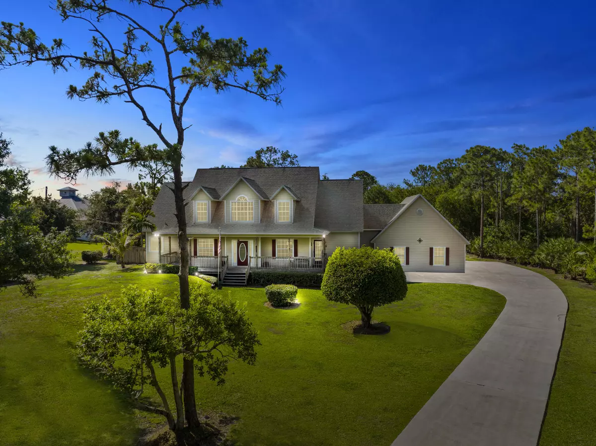 Stuart, FL 34997,405 SE Salerno RD