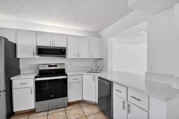 Greenacres, FL 33415,212 Foxtail DR G