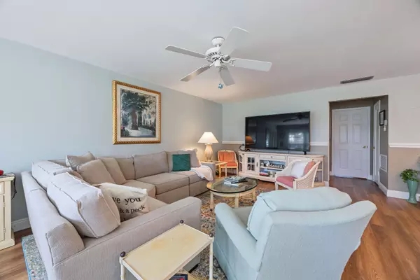 Boynton Beach, FL 33435,215 N High Point BLVD B