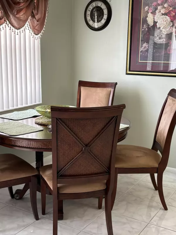 West Palm Beach, FL 33417,186 Kent K