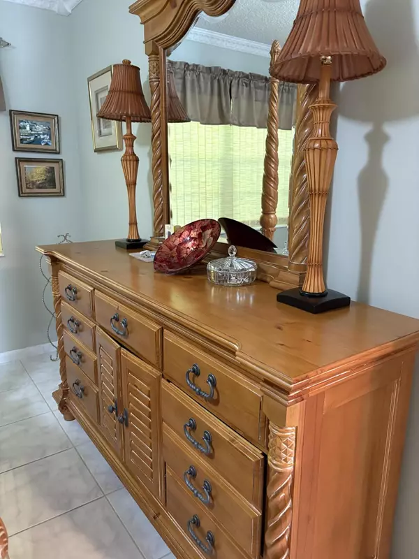 West Palm Beach, FL 33417,186 Kent K