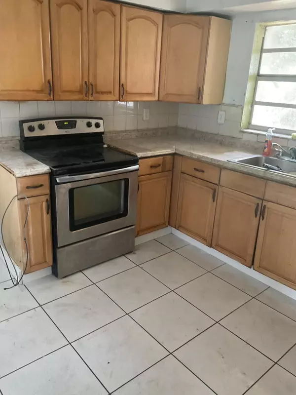 Fort Lauderdale, FL 33311,2900 NW 10th CT