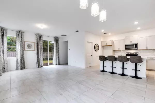 West Palm Beach, FL 33415,2444 Timber Forest DR